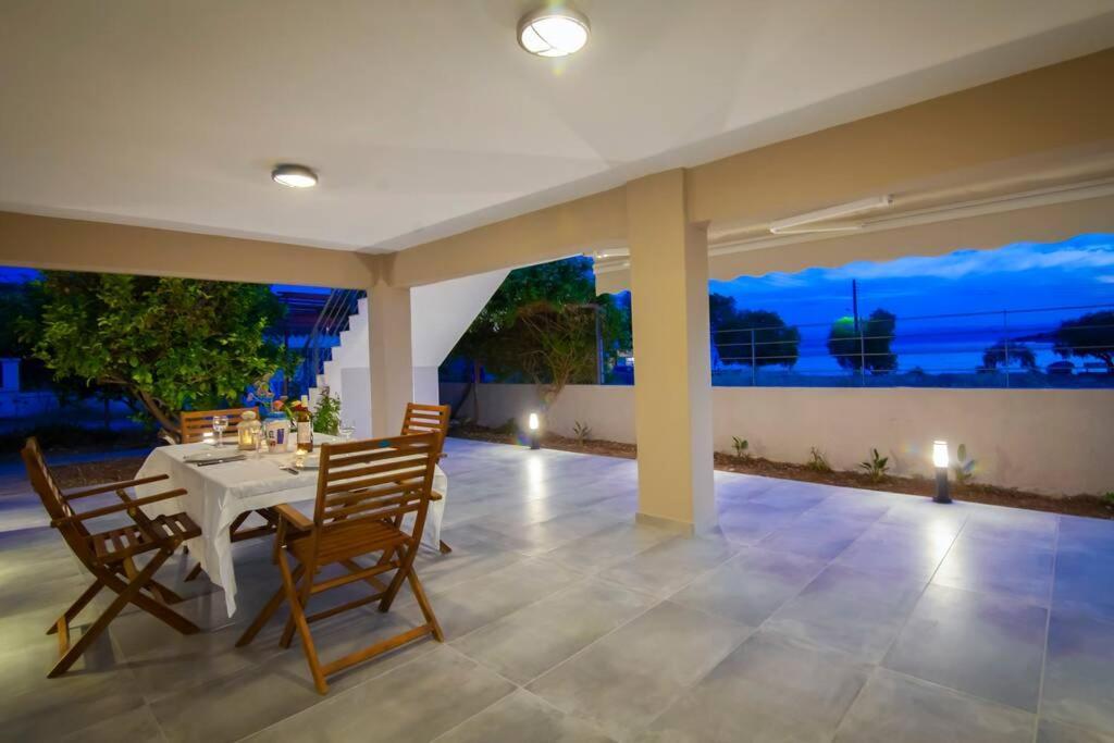 House On The Beach Salamina Exterior foto